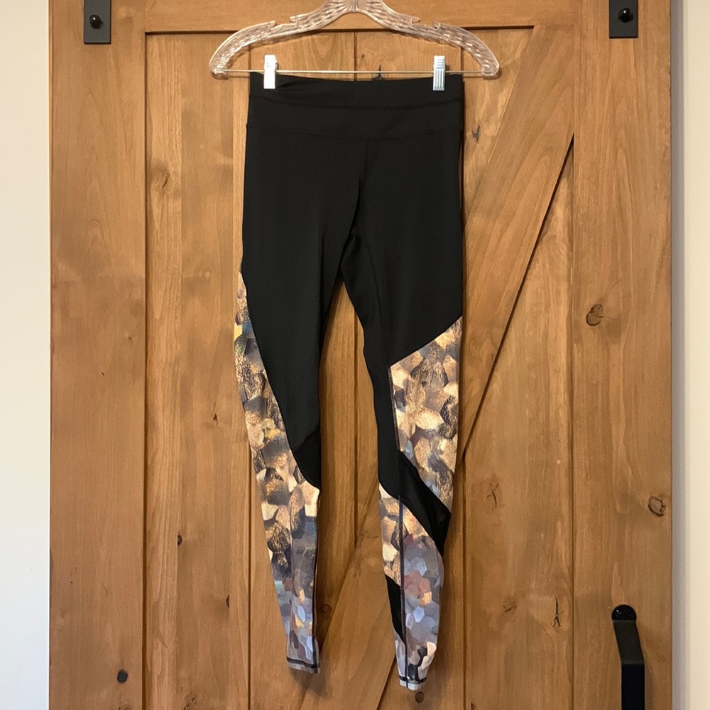 Athleta 7/8 Gold and Black Leggings, Size XS